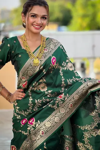 Green Color  zari weaving Work  art silk saree