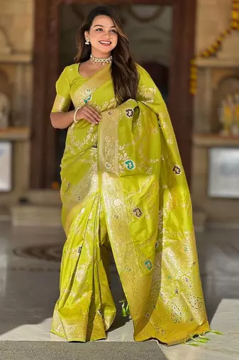 Parrot Green Color  zari weaving Work  art silk saree