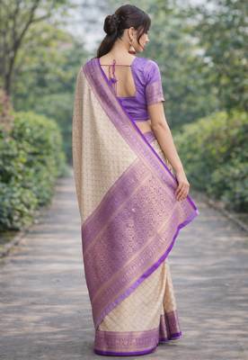 Off white sky kanjivaram silk blend banarasi saree with unstitched blouse piece 4