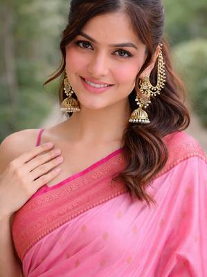 Pink silk blend banarasi saree with unstitched blouse piece 3