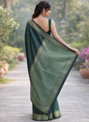 Green silk blend banarasi saree with unstitched blouse piece 5
