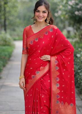 Pink silk blend banarasi saree with unstitched blouse piece 2