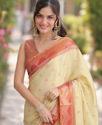 Cream silk blend banarasi saree with unstitched blouse piece 1