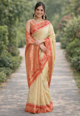 Cream silk blend banarasi saree with unstitched blouse piece 3