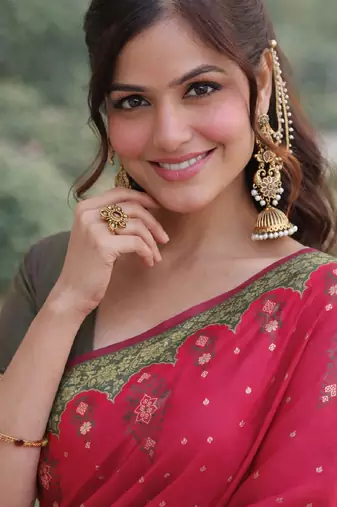 Pink silk blend banarasi saree with unstitched blouse piece