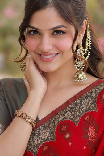 Red soft silk banarasi jacuard work designer party wear saree with unstitched blouse piece