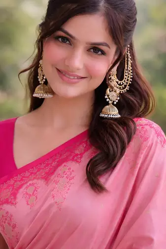 Pink silk blend banarasi saree with unstitched blouse piece