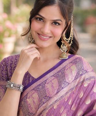 Lavender silk blend banarasi saree with unstitched blouse piece 4