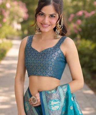 Rama silk blend banarasi saree with unstitched blouse piece 5