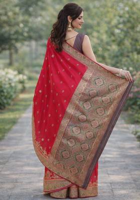 Pink silk blend banarasi saree with unstitched blouse piece 4