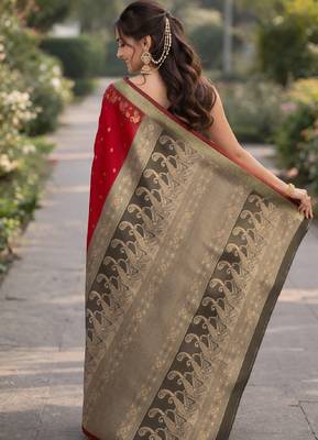 Red silk blend banarasi saree with unstitched blouse piece 4