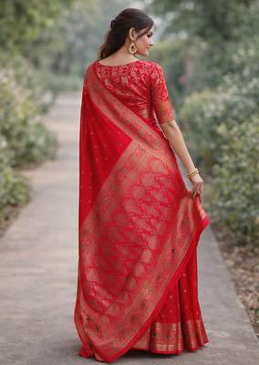 Pink silk blend banarasi saree with unstitched blouse piece 4