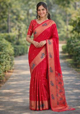 Pink silk blend banarasi saree with unstitched blouse piece 3