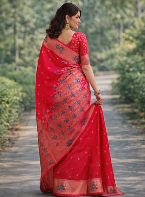 Pink silk blend banarasi saree with unstitched blouse piece 4