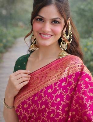 Pink silk blend banarasi saree with unstitched blouse piece 2