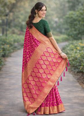 Pink silk blend banarasi saree with unstitched blouse piece 4