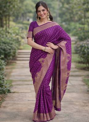 Wine silk blend banarasi saree with unstitched blouse piece 3