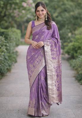 Lavender silk blend banarasi saree with unstitched blouse piece 3