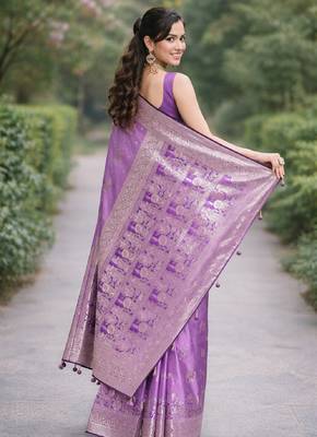 Lavender silk blend banarasi saree with unstitched blouse piece 4
