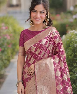 Onion silk blend banarasi saree with unstitched blouse piece 1