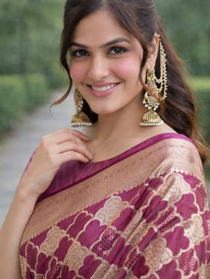 Onion silk blend banarasi saree with unstitched blouse piece 2