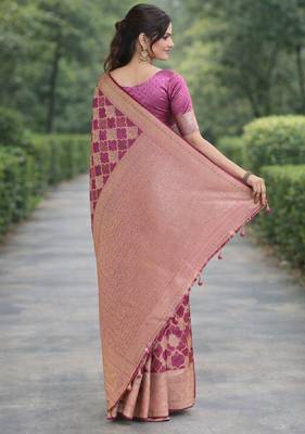 Onion silk blend banarasi saree with unstitched blouse piece 4