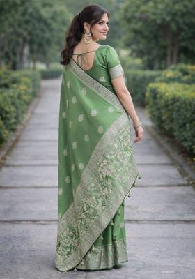 Wine silk blend banarasi saree with unstitched blouse piece 4