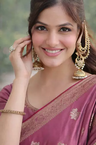 Onion pink silk blend banarasi saree with unstitched blouse piece