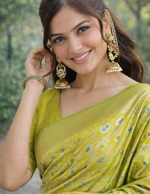 Parrot green silk blend banarasi saree with unstitched blouse piece 2