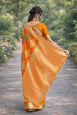 Orange silk blend banarasi saree with unstitched blouse piece 4