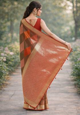 Green silk blend banarasi saree with unstitched blouse piece 4
