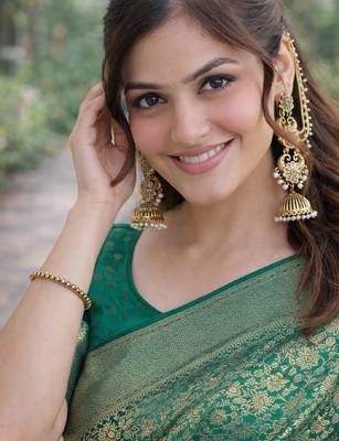 Rama silk blend banarasi saree with unstitched blouse piece 2