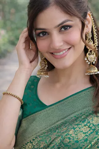 Rama silk blend banarasi saree with unstitched blouse piece
