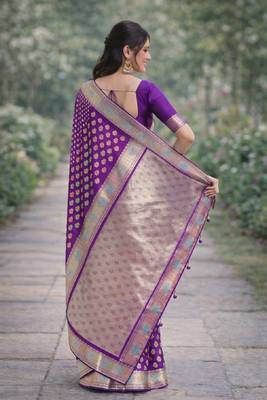 Wine silk blend banarasi saree with unstitched blouse piece 4