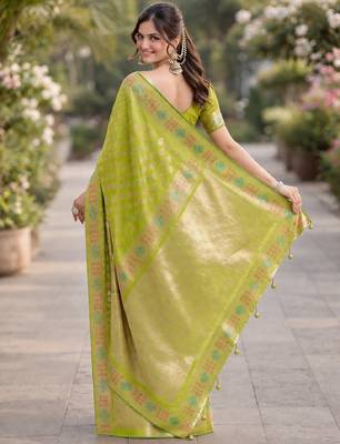 Parrot green silk blend banarasi saree with unstitched blouse piece 4