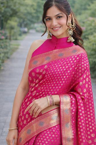 Pink silk blend banarasi saree with unstitched blouse piece