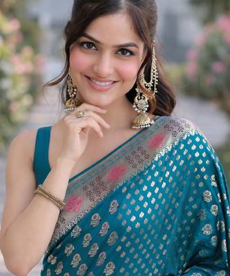 Rama silk blend banarasi saree with unstitched blouse piece 2