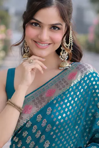 Rama silk blend banarasi saree with unstitched blouse piece