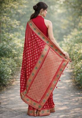 Red silk blend banarasi saree with unstitched blouse piece 4