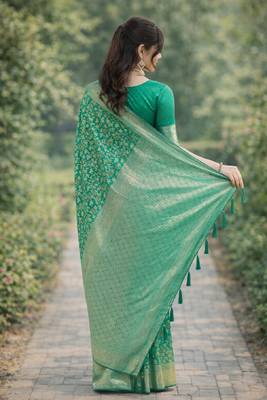 Teal green silk blend banarasi saree with unstitched blouse piece 3