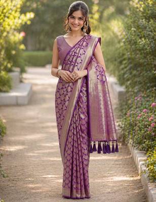 Wine silk blend banarasi saree with unstitched blouse piece 3