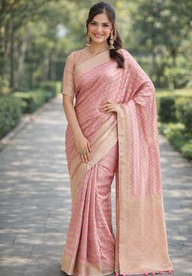 Pink silk blend banarasi saree with unstitched blouse piece 3