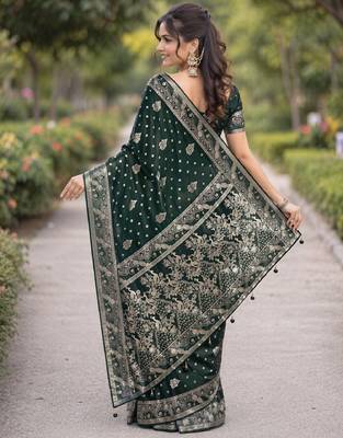Green silk blend banarasi saree with unstitched blouse piece 4