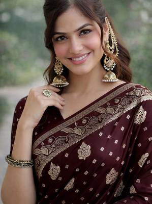 Maroon silk blend banarasi saree with unstitched blouse piece 2