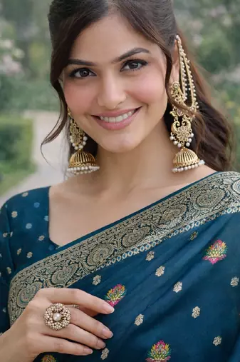 Rama silk blend banarasi saree with unstitched blouse piece