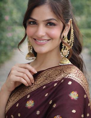 Maroon silk blend banarasi saree with unstitched blouse piece 2