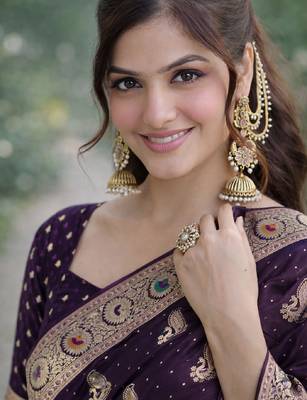 Plum silk blend banarasi saree with unstitched blouse piece 2