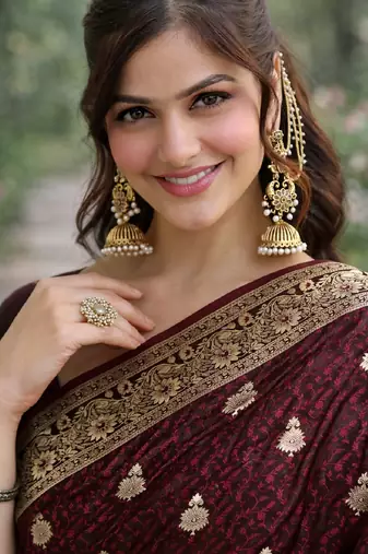 Maroon silk blend banarasi saree with unstitched blouse piece