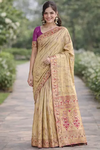 Cream silk blend banarasi saree with unstitched blouse piece