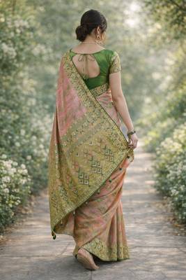 Pink silk blend banarasi saree with unstitched blouse piece 4